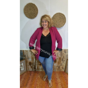 Americana Lifa 25€. Talla 50/54. Disponible en 3 colores